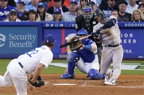 Betts hits 2 HRs, Kershaw beats Yankees for 1st time in Dodgers’ 8-4 win